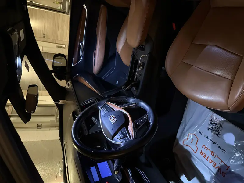 كاديلاك XT5 2021 5