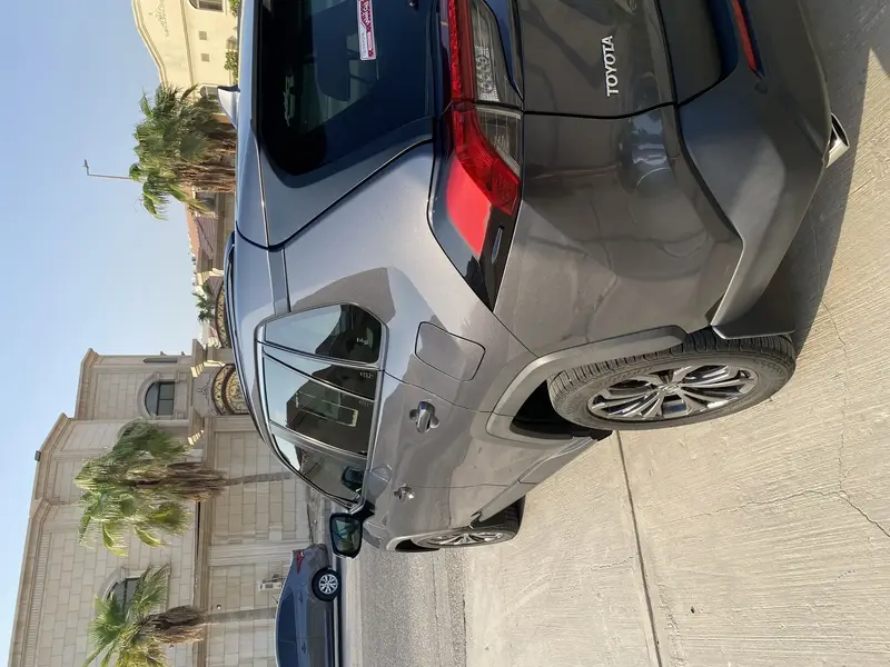 Toyota RAV4 2022 7