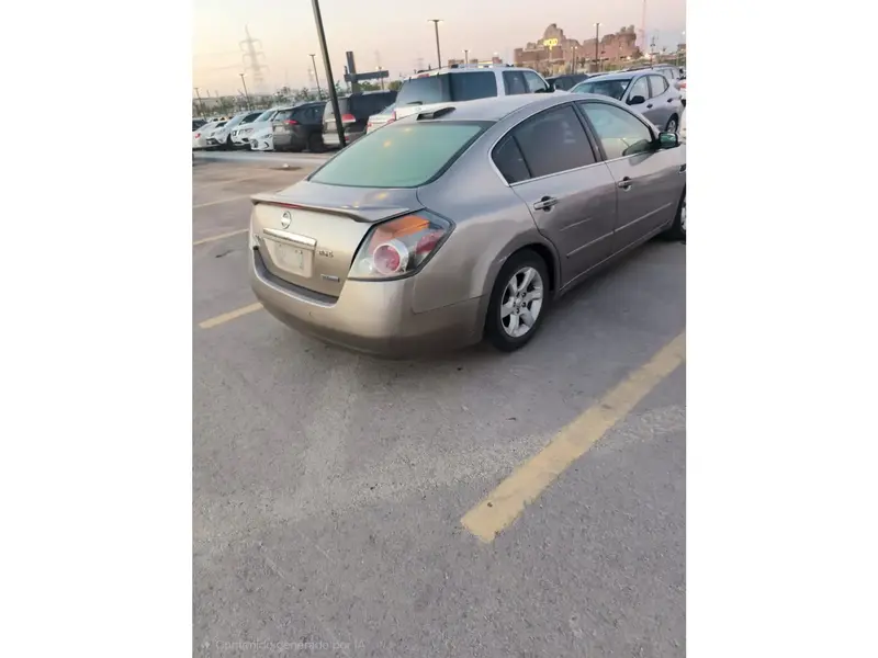 Nissan Altima 2011 4
