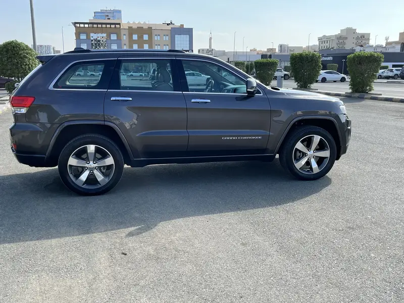 جيب جراند شيروكي 2015 8