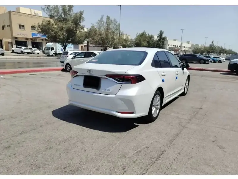 تويوتا كورولا 2025 4