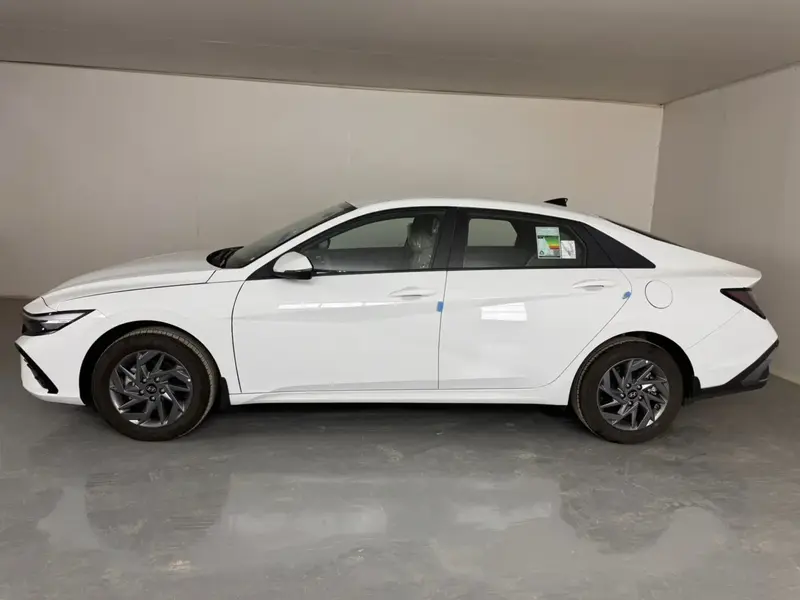 Hyundai Elantra Smart 2026 5