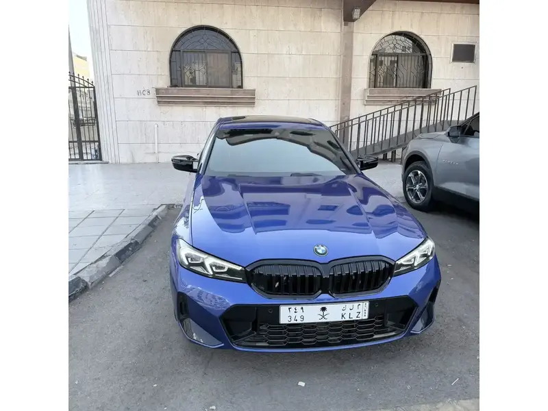 بي إم دبليو الفئة الثالثة 2025 3