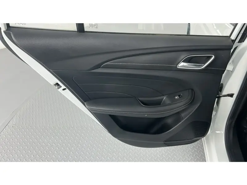 MG 5 Standard 2023 15