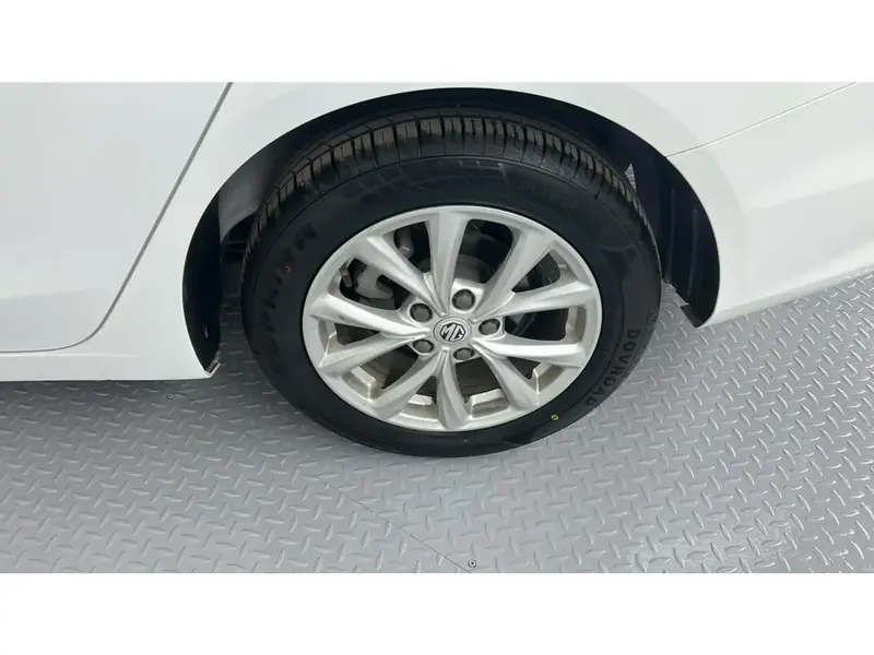 MG 5 Standard 2023 21