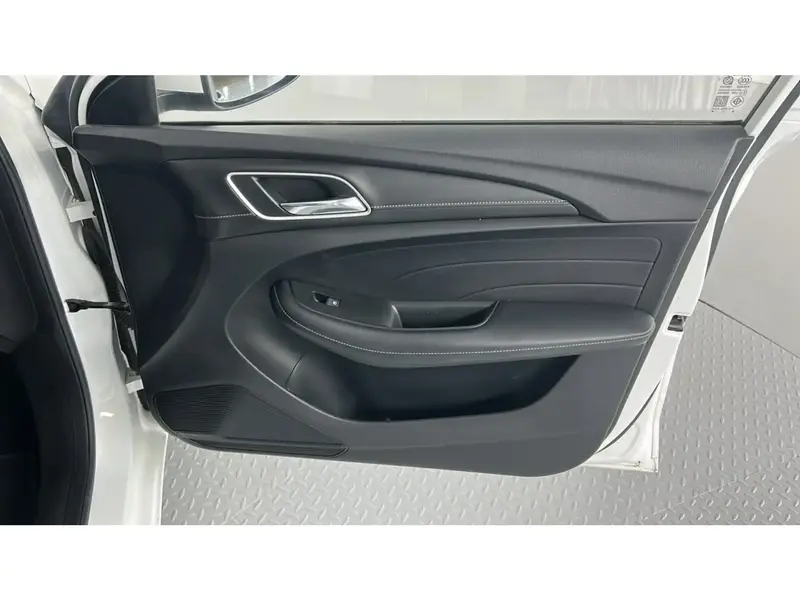MG 5 Standard 2023 14