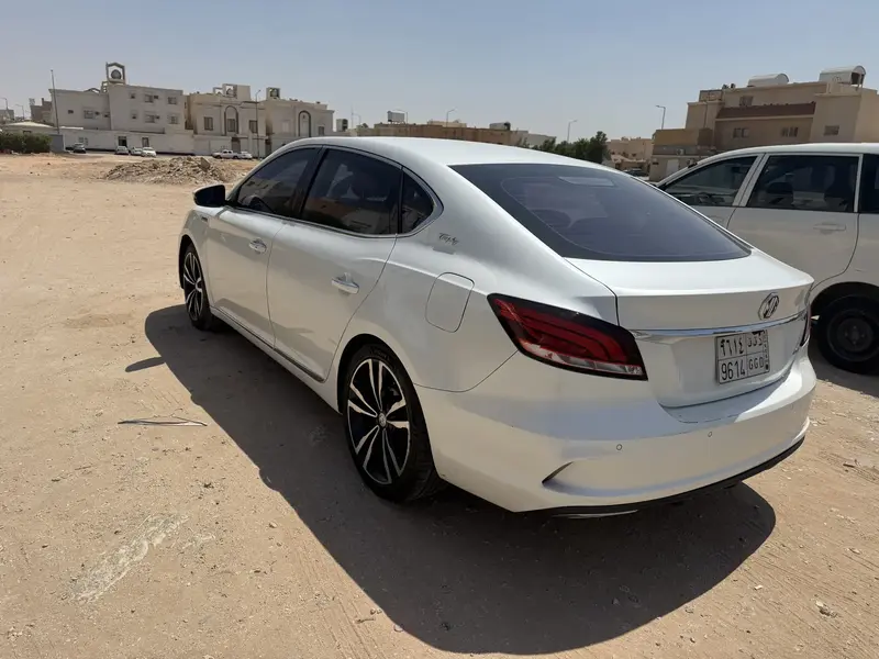 ام جي 6 2020 8