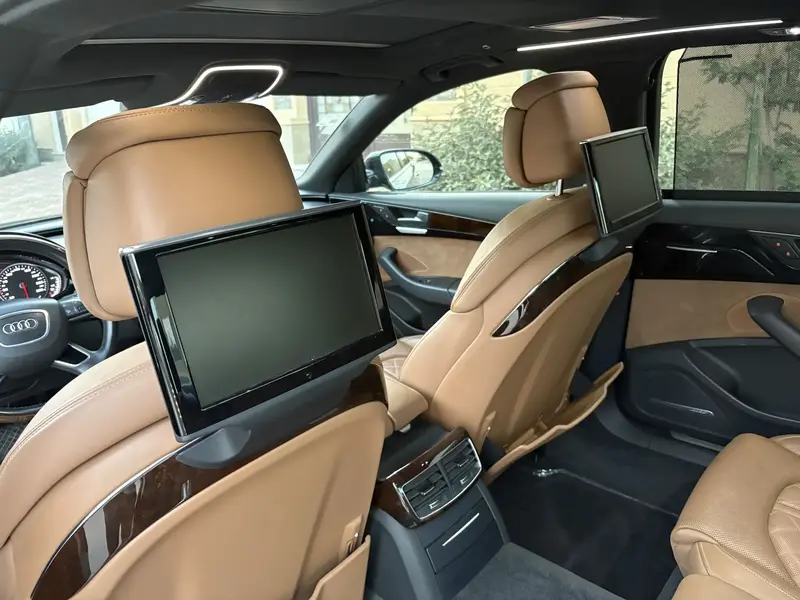 أودي A8L 2016 10