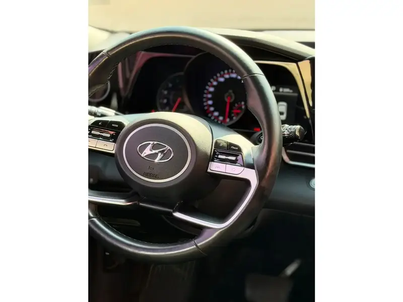 Hyundai Elantra 2021 4