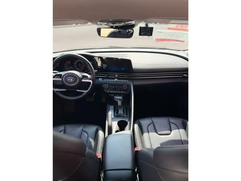 Hyundai Elantra 2021 8