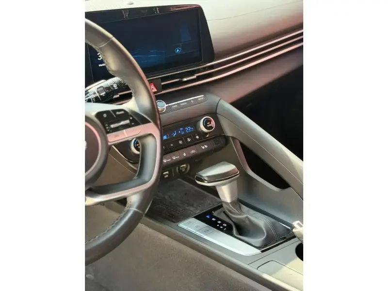 Hyundai Elantra 2021 12