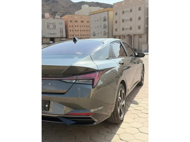 Hyundai Elantra 2021 32
