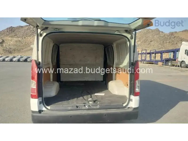 تويوتا هايس 2020 STD 5