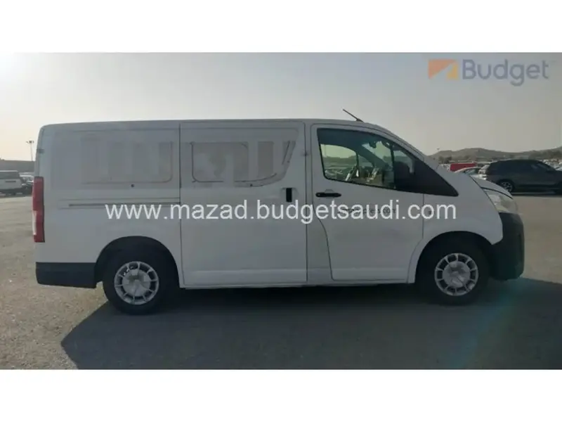 تويوتا هايس 2020 STD 4