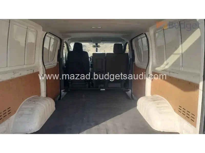 Toyota Hiace 2021 5