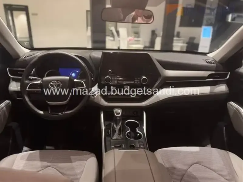 Toyota Highlander 2024 5