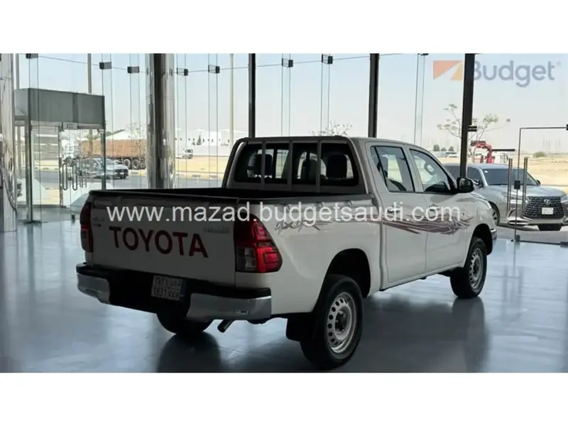 Toyota Hilux 2024 3
