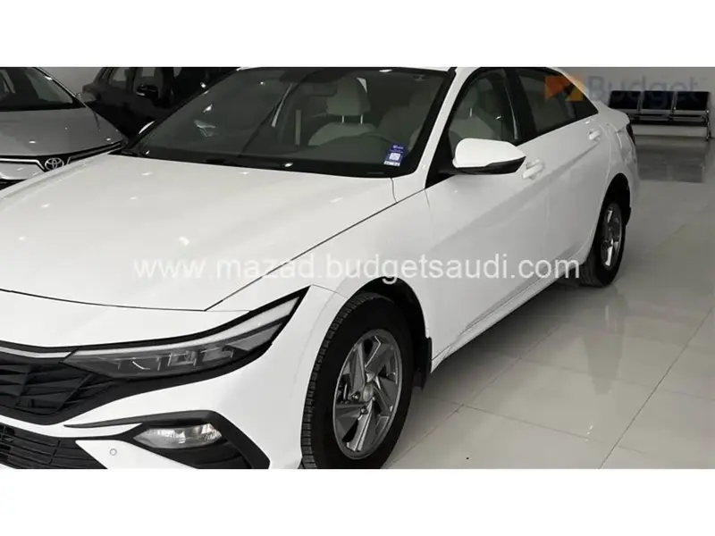 Hyundai Elantra 2024 3