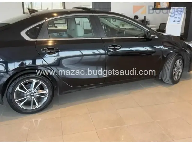KIA Cerato 2024 4