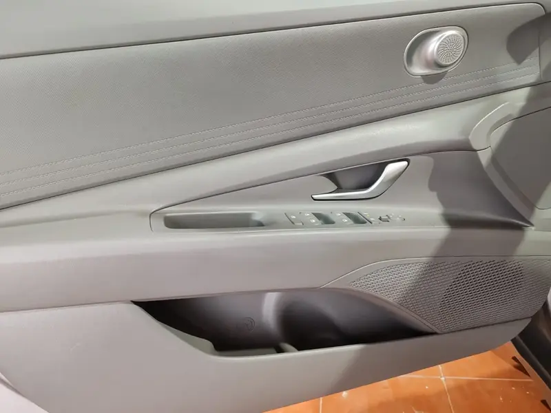 Hyundai Elantra 2024 12