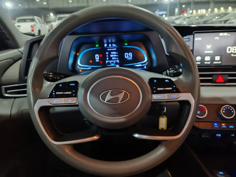 Hyundai Elantra 2024 25