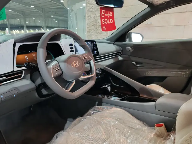 Hyundai Elantra 2026 11