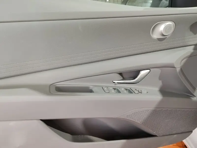 Hyundai Elantra 2026 12