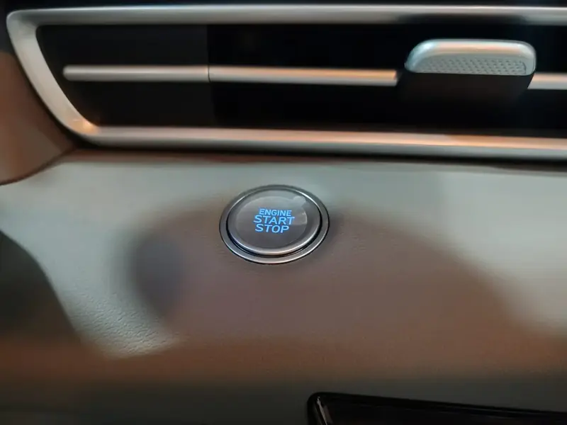 Hyundai Elantra 2026 24