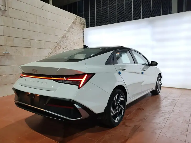 Hyundai Elantra 2026 6