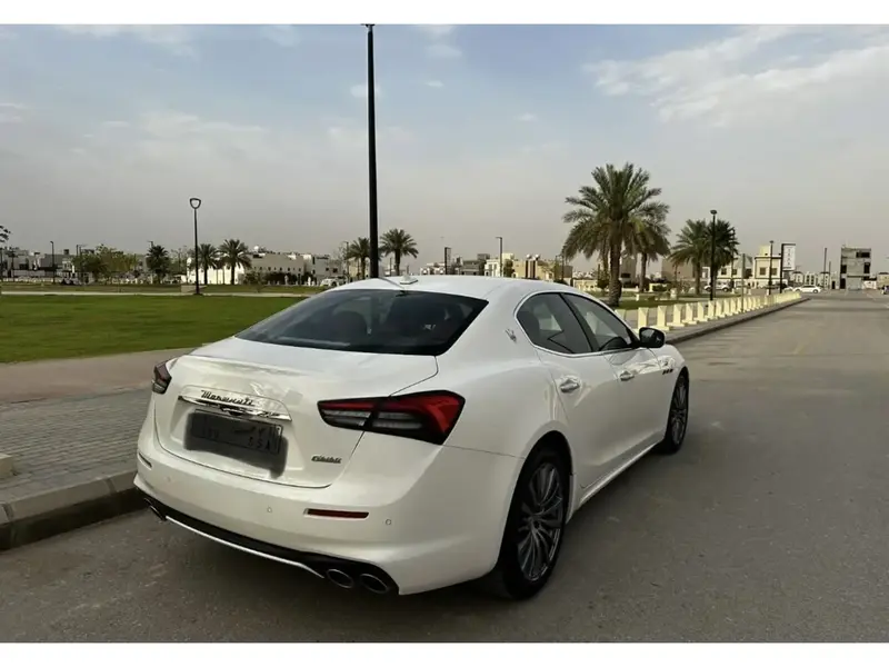 Maserati Ghibli 2022 2