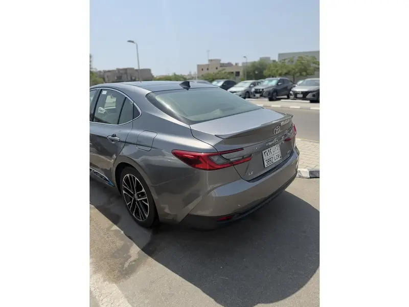تويوتا كامري 2025 8