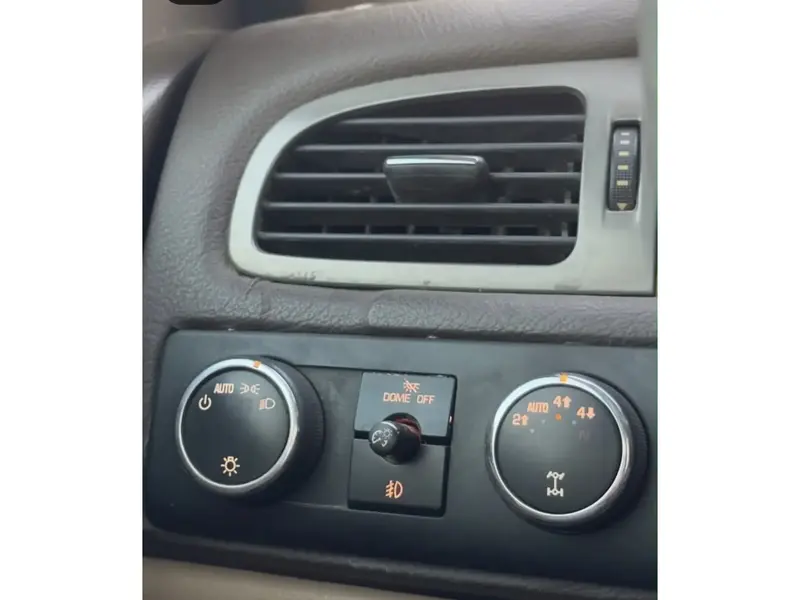 Chevrolet Suburban 2011 7