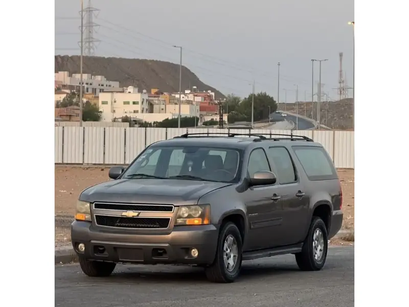 Chevrolet Suburban 2011 1