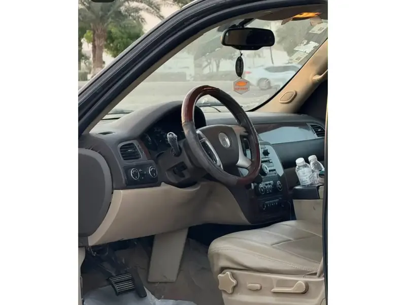 Chevrolet Suburban 2011 5