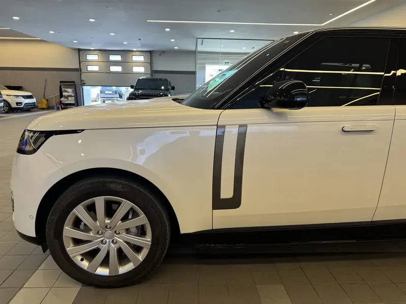 Range Rover Vogue 2023 8