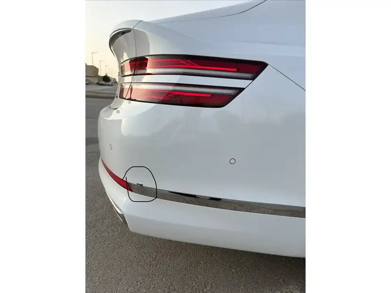 جينيسيس جي 80 2023 12