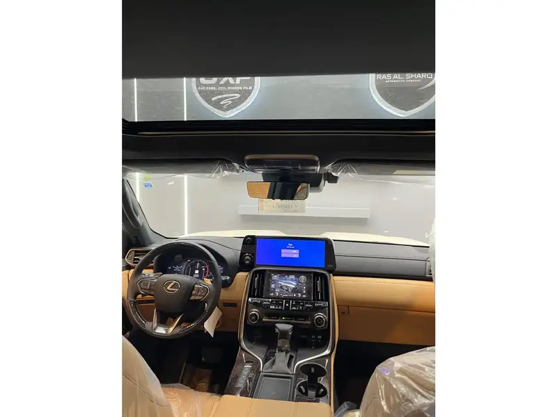 لكزس LX 2026 12