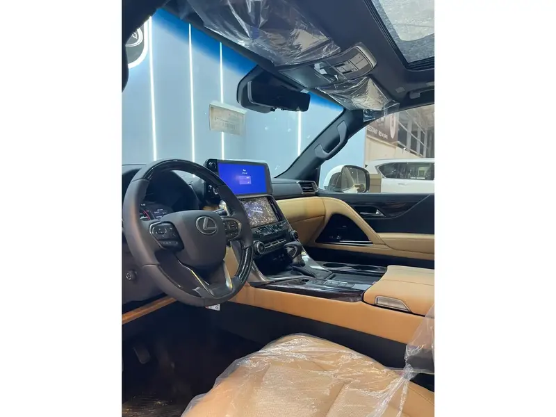 لكزس LX 2026 10