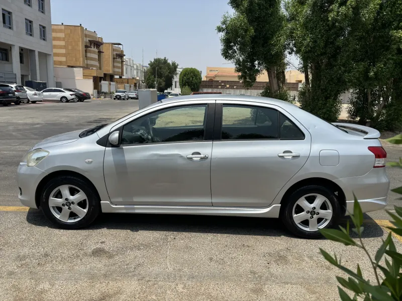 Toyota Yaris 2008 4