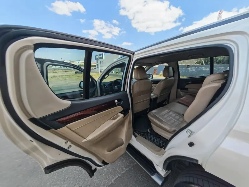 Isuzu MU-X 2020 12