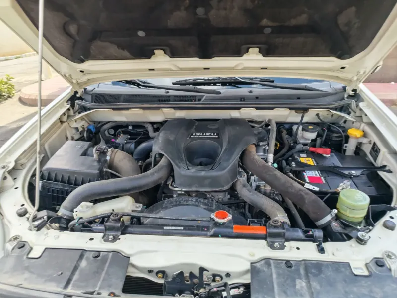 Isuzu MU-X 2020 13