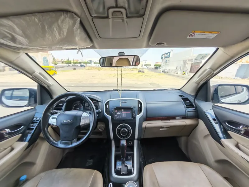 Isuzu MU-X 2020 7