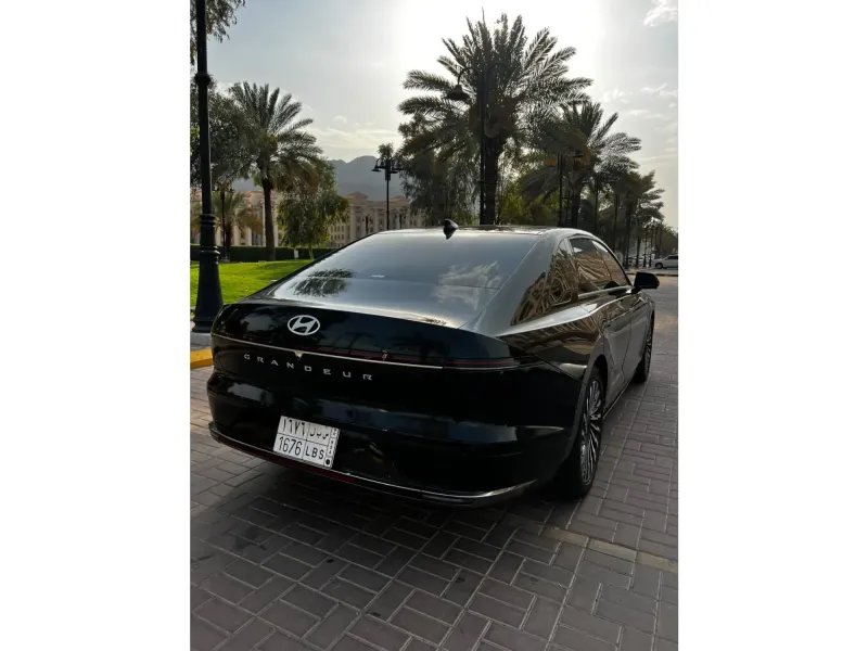 هيونداي أزيرا 2023 4