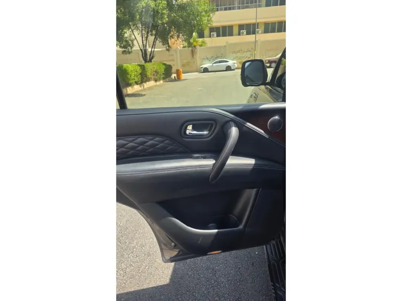 انفينيتي QX80 2020 15