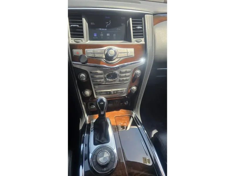 انفينيتي QX80 2020 19