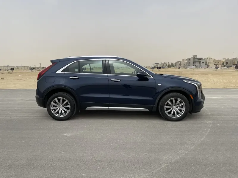 كاديلاك XT4 2023 8