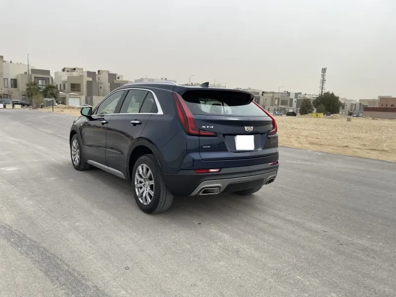 كاديلاك XT4 2023 10
