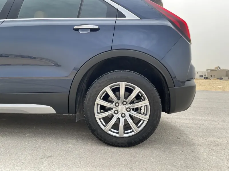 كاديلاك XT4 2023 14
