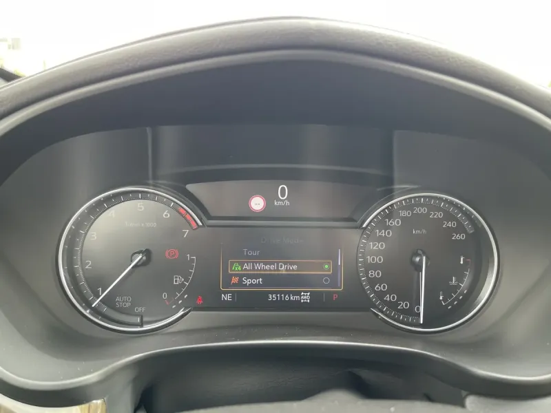 كاديلاك XT4 2023 29