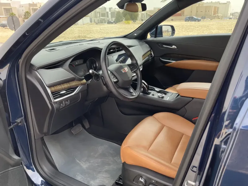 كاديلاك XT4 2023 31